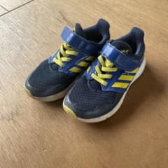 adidasアディダス　スニーカー　青黄　16〜17のサムネイル