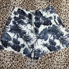 ボタニカル柄♡ハイウエストショーパンのサムネイル