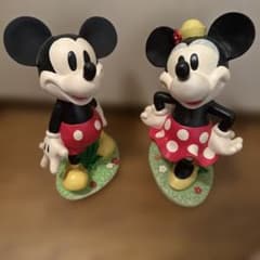 Disney ミッキー＆ミニー 陶器製ガーデンスタチューフィギュア 2体セットのサムネイル