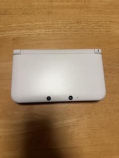 ニンテンドー3DS LL ホワイト 本体 充電器付きのサムネイル