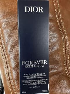 Dior  ディオール スキンフォーエヴァー フルイド マット 0N ファンデのサムネイル