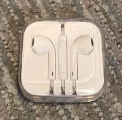iPhone純正イヤホン iPhoneイヤホンのサムネイル