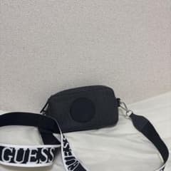 GUESSショルダーバッグのサムネイル