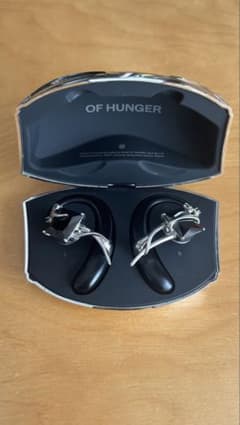 OF HUNGER ワイヤレスイヤホン シルバー/ブラック 日本非売品 - メルカリ