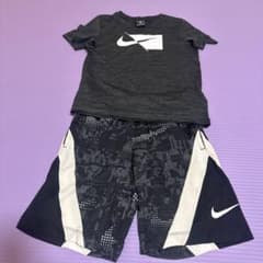 NIKE Tシャツ ハーフパンツ セットのサムネイル