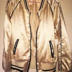 ゴールドのスカジャンのサムネイル