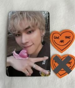 WayV Give Me That トレカ シャオジュン ステッカー1枚付 - メルカリ