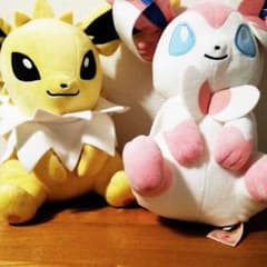 ニンフィア、サンダースのぬいぐるみのサムネイル