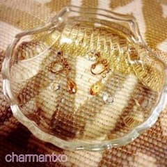 各色 ラスト1点 ☺︎♥︎ ストーン イヤリング 1680円→今日だけ900円のサムネイル