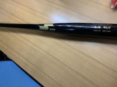 西岡剛 木製バットのサムネイル