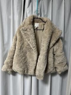H&M フェイクファーコート　フェイクファージャケットのサムネイル
