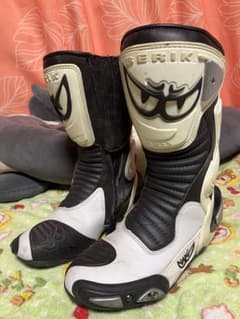 【BERIK レーシングブーツ 2.0 EUR43 27.5cm相当 ベリック】 ベリック BERIK レーシングブーツ GP-X 白 EUR43 27cm相当 - メルカリ