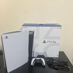 Sony PlayStation 5 本体 コントローラー付きのサムネイル