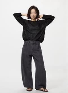 UNIQLO バギーカーブジーンズ 丈短め 24ダークグレーのサムネイル