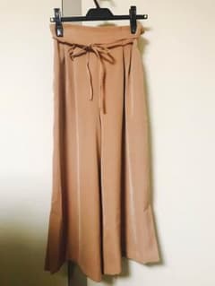 シワになりにくいワイドパンツのサムネイル