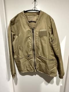 n*i様 美品　完売品　AVIREX ノーカラーフライトジャケット　ベージュ　Lのサムネイル