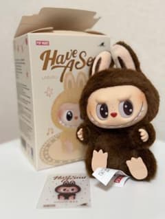 ハブアシート　ラブブ　シークレット　POP MARTのサムネイル