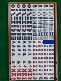【メルカリ】全自動麻雀卓 旧アモス セット 参考出品 KKWB 麻雀 セット 麻雀牌 全自動麻雀牌 アモスBN牌青色・黄色2面1セット