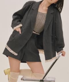 loin nuit ロワンニュイ フリルレイヤードデザインジャケット グレー loin nuit ロワンニュイ フリルレイヤードデザインジャケット グレー