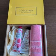 L'OCCITANEフローラルハンドクリームデュオ ローズ&チェリー2本セットのサムネイル
