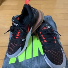 ナイキ　エアマックス270のサムネイル