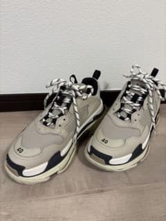BALENCIAGA（バレンシアガ）スニーカー トリプルエス ベージュ グレー 