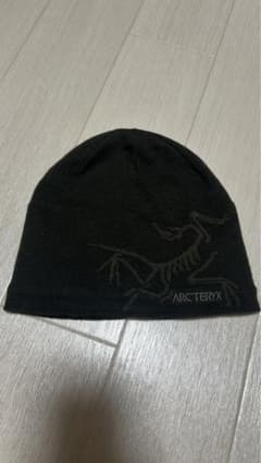 値下げ中！美品　アークテリクス　arc'teryx ビーニー　カーキのサムネイル