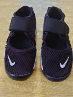 NIKE サンダル　エアリフト　ブラック　19cm　美品のサムネイル