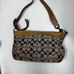 ★美品★送料込み COACH ロゴプリント ショルダーバッグのサムネイル