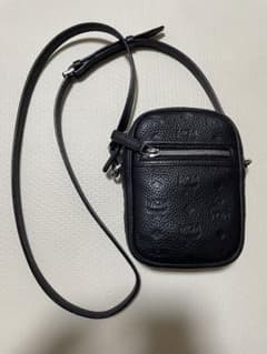 ✨激レア✨希少】MCM ショルダーバッグ ブラック - メルカリ
