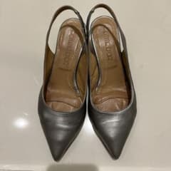 値下　POMME D'OR ポインテッドトゥsilver 22.5cm【美品】のサムネイル
