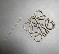 【ジャンク品】LOEWE アナグラムブローチのサムネイル