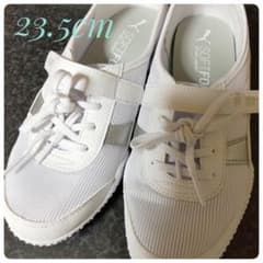 モアナ様【美品】PUMA　スニーカーのサムネイル