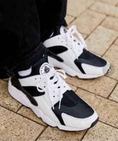 【値引きしました】NIKE AIR HUARACHE スニーカーのサムネイル