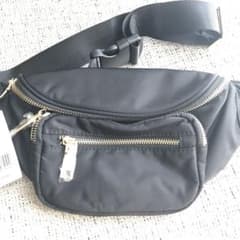 新品！黒 ナイロン ボディバッグのサムネイル