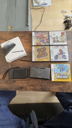 ぎゃく様専用　任天堂 初代DS & DS Lite & ソフトセットのサムネイル