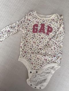 【美品】baby GAP 長袖 ロンパース 花柄 6-12ヶ月のサムネイル