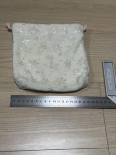 雪の結晶柄 巾着袋 ホワイトのサムネイル