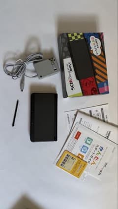 New Nintendo 3DS 本体 ブラックソフト充電器セットのサムネイル