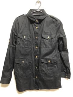 黒シャツのサムネイル