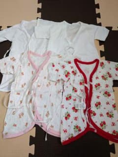 ※お値下げ中※低出生体重児ベビー服　コンビ肌着　4枚セットのサムネイル