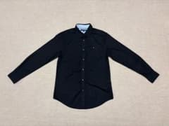 TOMMY HILFIGER 黒シャツ ワンポイントロゴ Lのサムネイル