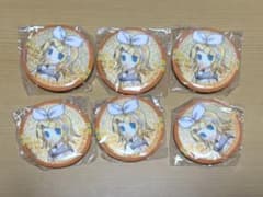 鏡音リン 初音ミクキラキラ缶バッジ　ガチャガチャのサムネイル