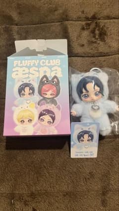 Fluffy Club Aespa popmart ぬいぐるみ　カリナのサムネイル