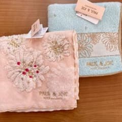 ポール&ジョー　タオルハンカチのサムネイル