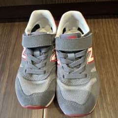New Balance キッズスニーカー 373 グレー レッドのサムネイル