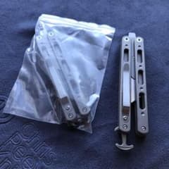 チタン製　バタフライナイフ型　カッター　ボールベアリングピボット　多機能のサムネイル