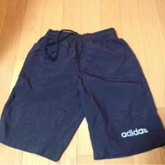 ゆっこ✴︎プロフ必読様専用 adidas 半ズボン 130のサムネイル
