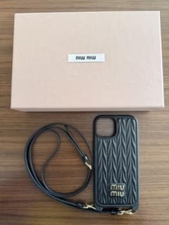 MIU MIU ブラック iPhone15proケース ストラップ付き miumiu iPhone 15pro ショルダーストラップ付き (MiuMiu/iPhone