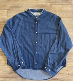 BLANC basque パールボタンダンガリーデニムスタンドブラウスのサムネイル
